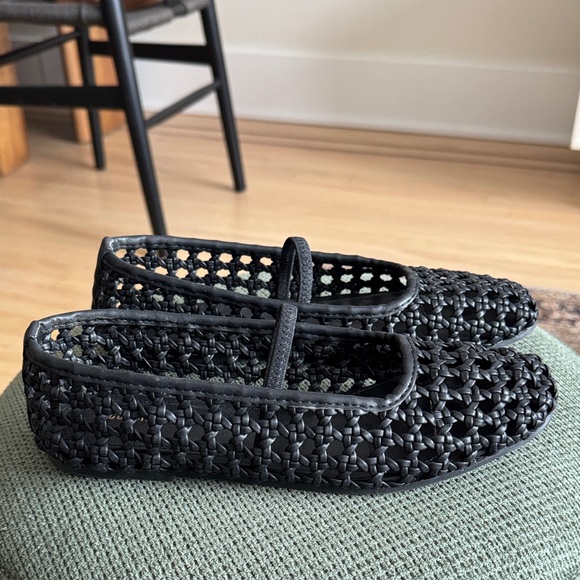 Cushionaire Black Women's Flats - Picture 2 of 5